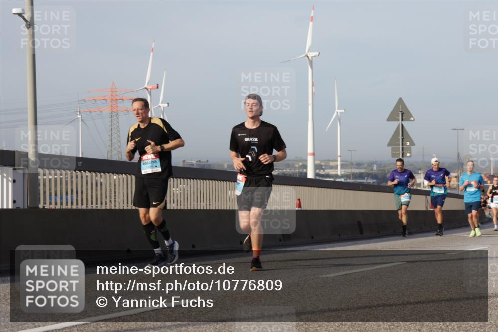 03.10.2026 - Köhlbrandbrückenlauf Yannick Fuchs http://msf.ph/oto/10776809 03.10.2026 09:43:08 Position 2  meine-sportfotos.de