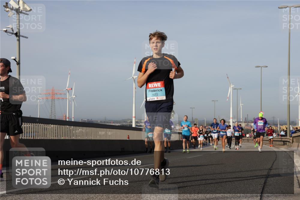 03.10.2026 - Köhlbrandbrückenlauf Yannick Fuchs http://msf.ph/oto/10776813 03.10.2026 09:43:09 Position 2 1072 meine-sportfotos.de