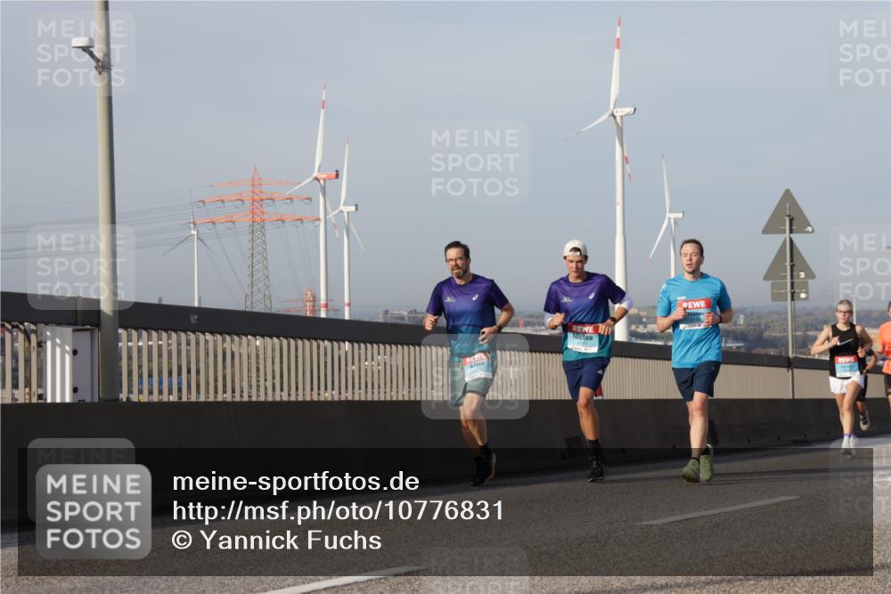 03.10.2026 - Köhlbrandbrückenlauf Yannick Fuchs http://msf.ph/oto/10776831 03.10.2026 09:43:12 Position 2  meine-sportfotos.de
