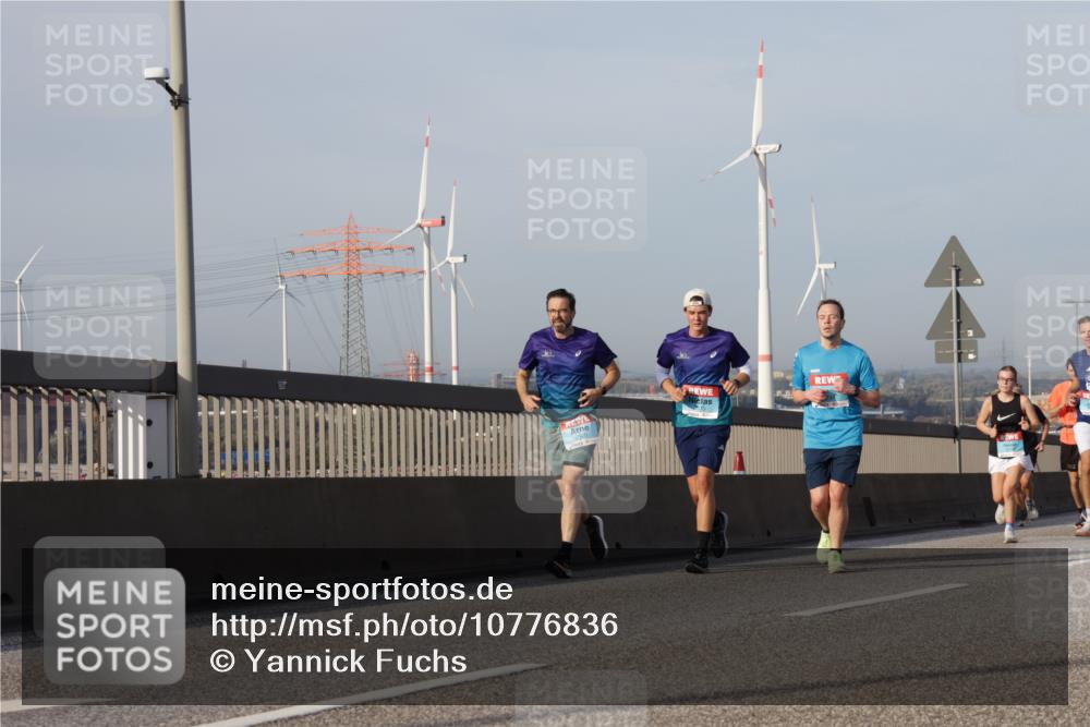 03.10.2026 - Köhlbrandbrückenlauf Yannick Fuchs http://msf.ph/oto/10776836 03.10.2026 09:43:12 Position 2  meine-sportfotos.de