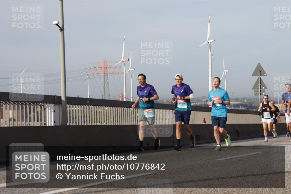 03.10.2026 - Köhlbrandbrückenlauf Yannick Fuchs http://msf.ph/oto/10776842 03.10.2026 09:43:12 Position 2  meine-sportfotos.de