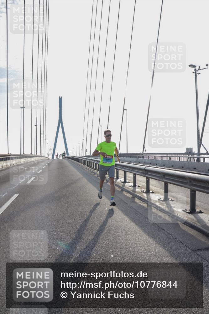 03.10.2026 - Köhlbrandbrückenlauf Yannick Fuchs http://msf.ph/oto/10776844 03.10.2026 09:19:49 Position 1  meine-sportfotos.de