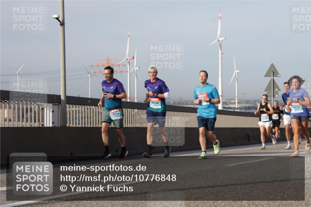 03.10.2026 - Köhlbrandbrückenlauf Yannick Fuchs http://msf.ph/oto/10776848 03.10.2026 09:43:13 Position 2  meine-sportfotos.de