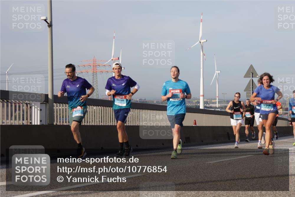 03.10.2026 - Köhlbrandbrückenlauf Yannick Fuchs http://msf.ph/oto/10776854 03.10.2026 09:43:13 Position 2 2515, 3745 meine-sportfotos.de