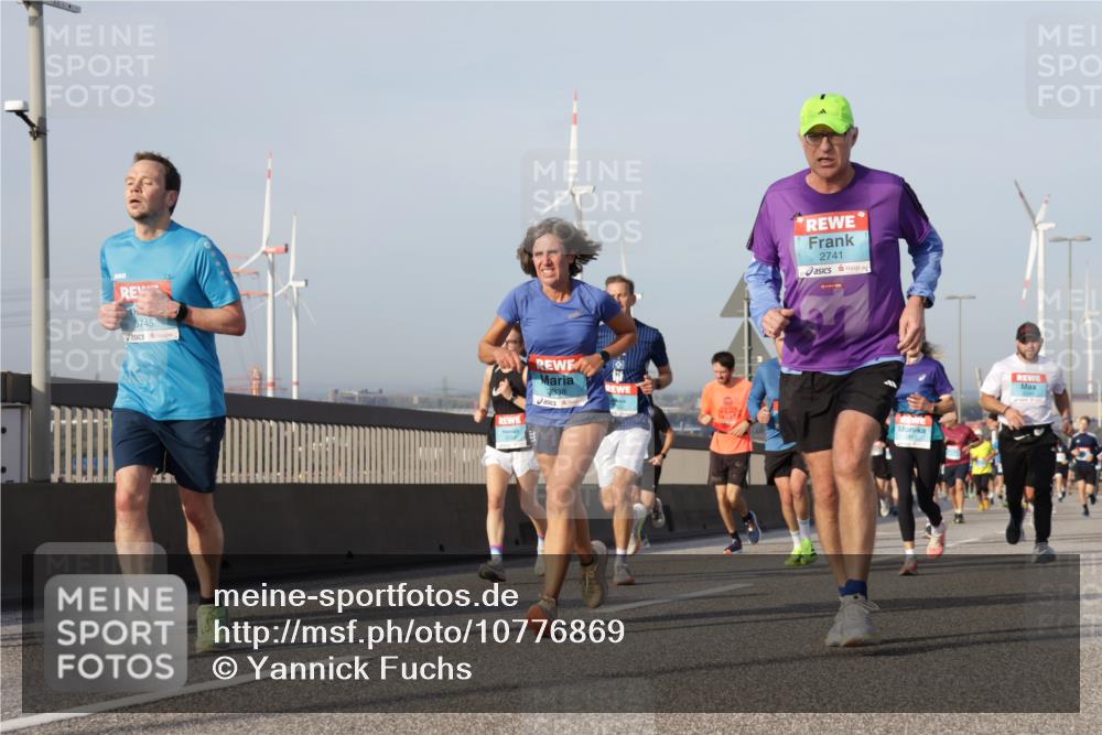 03.10.2026 - Köhlbrandbrückenlauf Yannick Fuchs http://msf.ph/oto/10776869 03.10.2026 09:43:15 Position 2 8745, 2338, 2741 meine-sportfotos.de