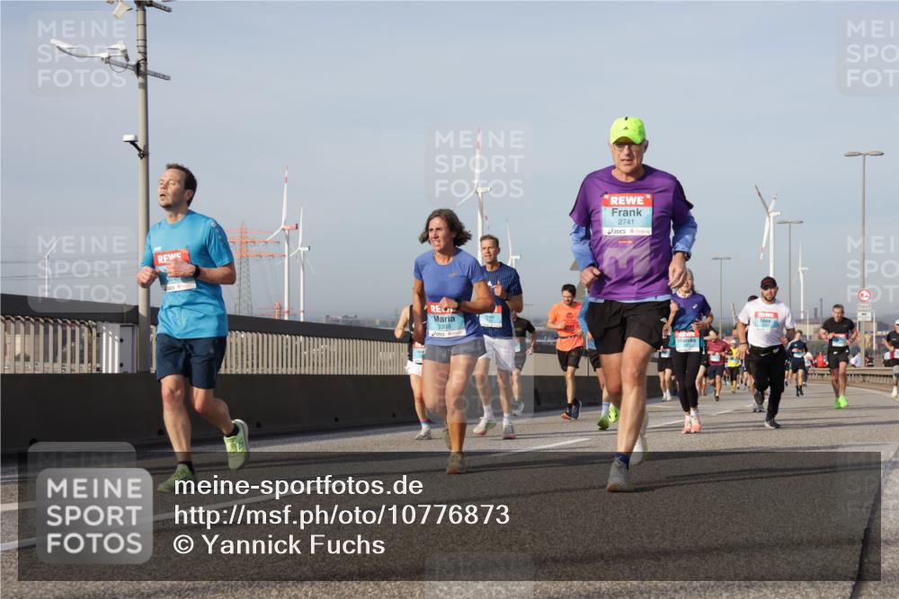 03.10.2026 - Köhlbrandbrückenlauf Yannick Fuchs http://msf.ph/oto/10776873 03.10.2026 09:43:15 Position 2 2338, 2741 meine-sportfotos.de