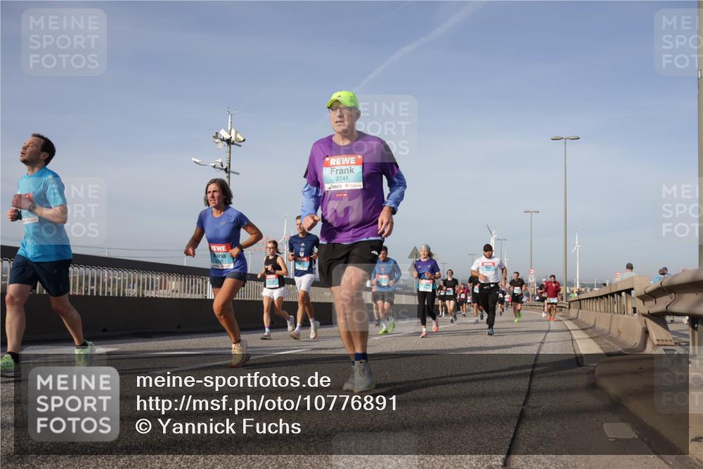 03.10.2026 - Köhlbrandbrückenlauf Yannick Fuchs http://msf.ph/oto/10776891 03.10.2026 09:43:16 Position 2 2741 meine-sportfotos.de