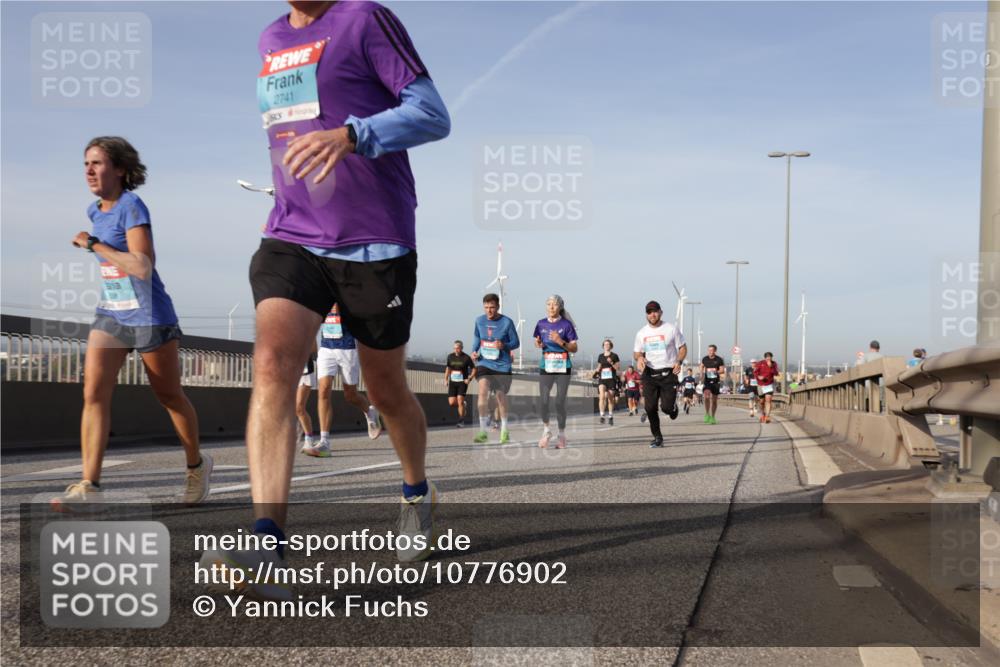 03.10.2026 - Köhlbrandbrückenlauf Yannick Fuchs http://msf.ph/oto/10776902 03.10.2026 09:43:17 Position 2 2741 meine-sportfotos.de