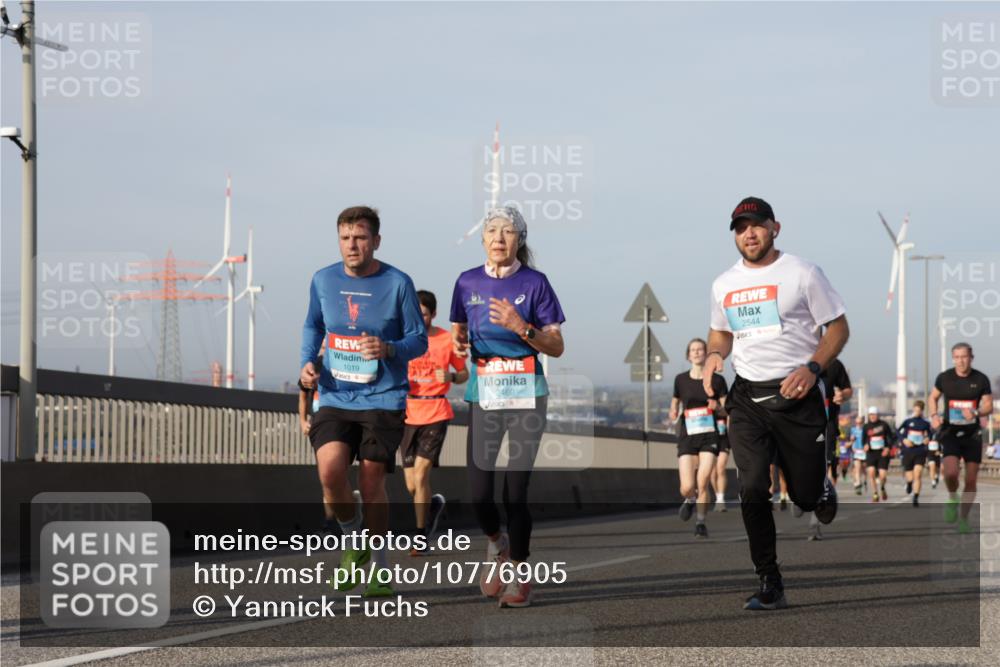 03.10.2026 - Köhlbrandbrückenlauf Yannick Fuchs http://msf.ph/oto/10776905 03.10.2026 09:43:17 Position 2 1019, 2469, 2544 meine-sportfotos.de