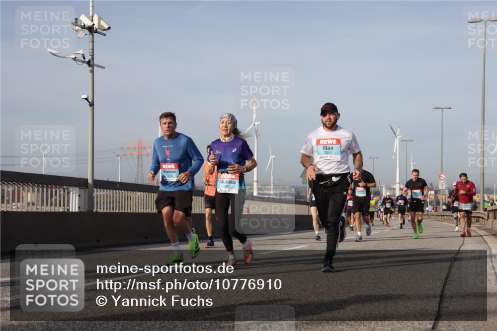 03.10.2026 - Köhlbrandbrückenlauf Yannick Fuchs http://msf.ph/oto/10776910 03.10.2026 09:43:18 Position 2 1019, 2469, 2544 meine-sportfotos.de