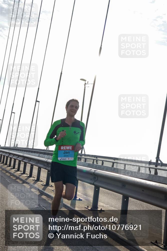 03.10.2026 - Köhlbrandbrückenlauf Yannick Fuchs http://msf.ph/oto/10776921 03.10.2026 09:20:11 Position 1 2047 meine-sportfotos.de