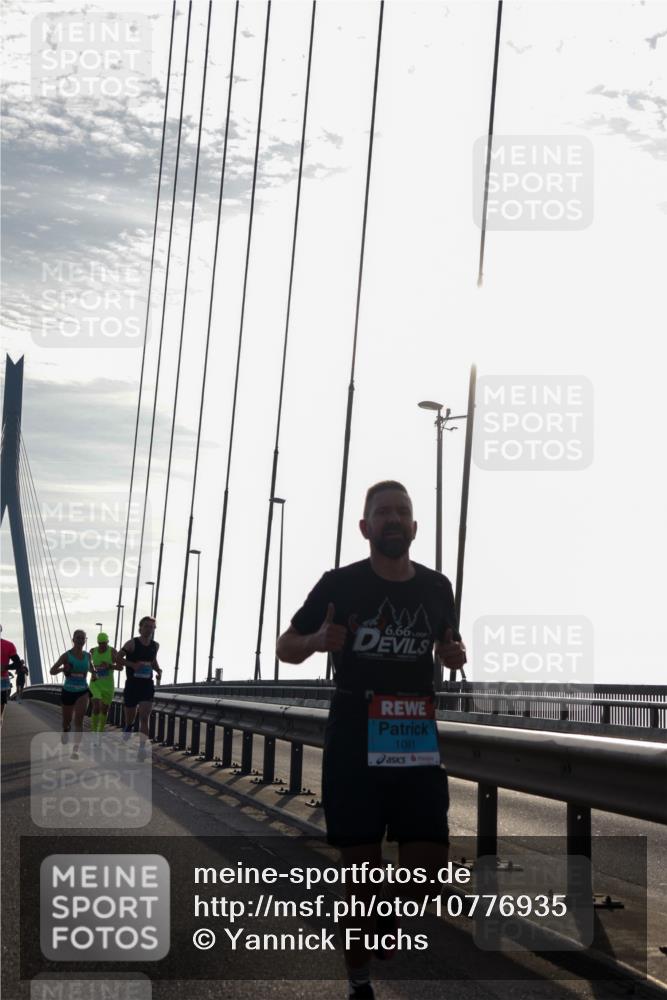 03.10.2026 - Köhlbrandbrückenlauf Yannick Fuchs http://msf.ph/oto/10776935 03.10.2026 09:20:14 Position 1 6, 66, 1091 meine-sportfotos.de