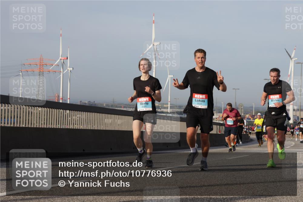 03.10.2026 - Köhlbrandbrückenlauf Yannick Fuchs http://msf.ph/oto/10776936 03.10.2026 09:43:20 Position 2 2691, 2531 meine-sportfotos.de