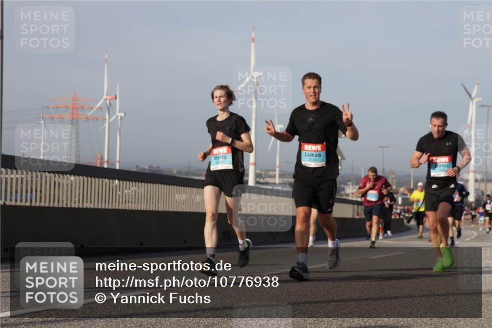 03.10.2026 - Köhlbrandbrückenlauf Yannick Fuchs http://msf.ph/oto/10776938 03.10.2026 09:43:20 Position 2 2531 meine-sportfotos.de