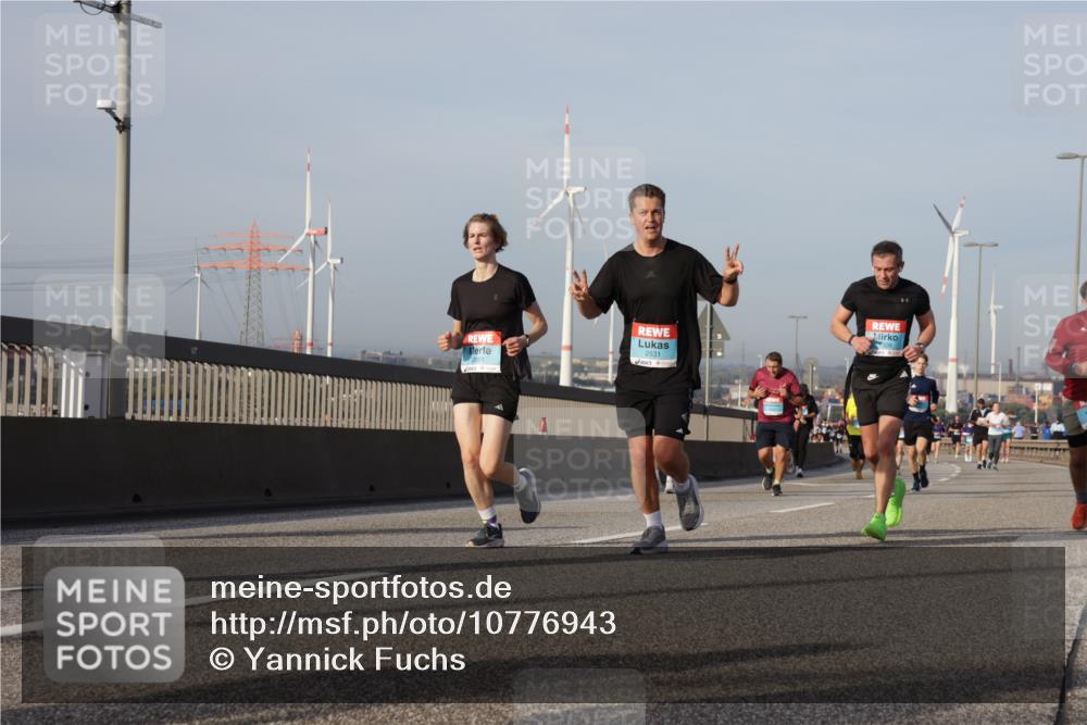03.10.2026 - Köhlbrandbrückenlauf Yannick Fuchs http://msf.ph/oto/10776943 03.10.2026 09:43:20 Position 2 2691, 2531 meine-sportfotos.de