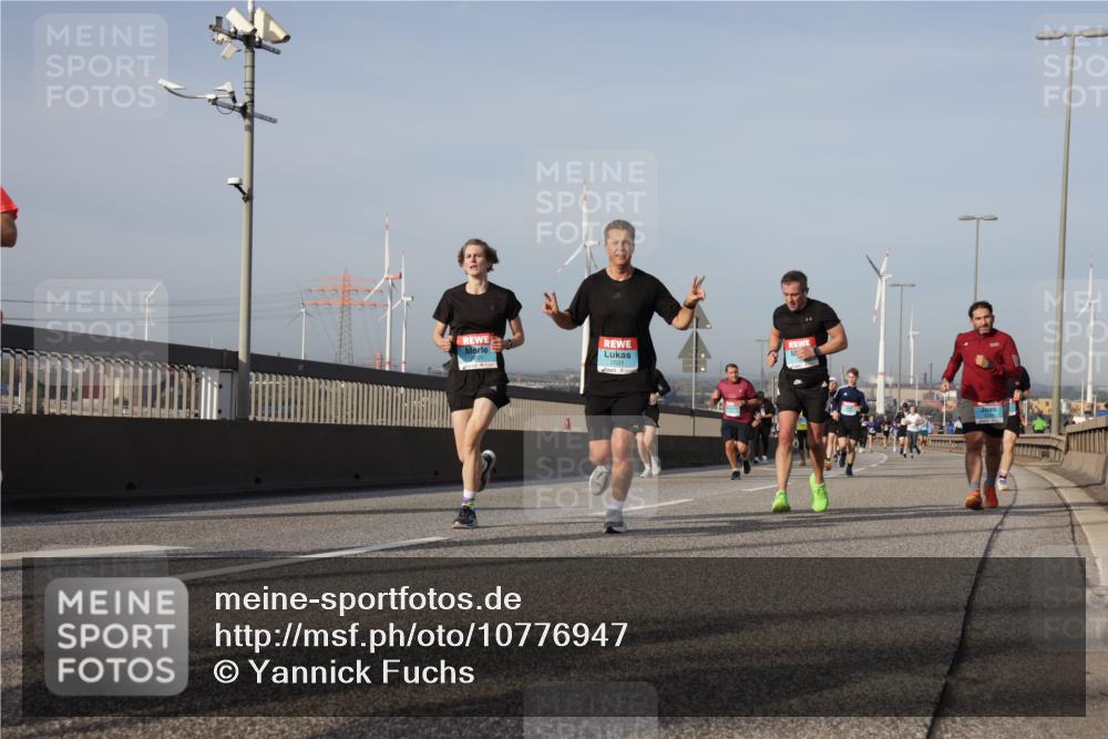 03.10.2026 - Köhlbrandbrückenlauf Yannick Fuchs http://msf.ph/oto/10776947 03.10.2026 09:43:20 Position 2 691 meine-sportfotos.de