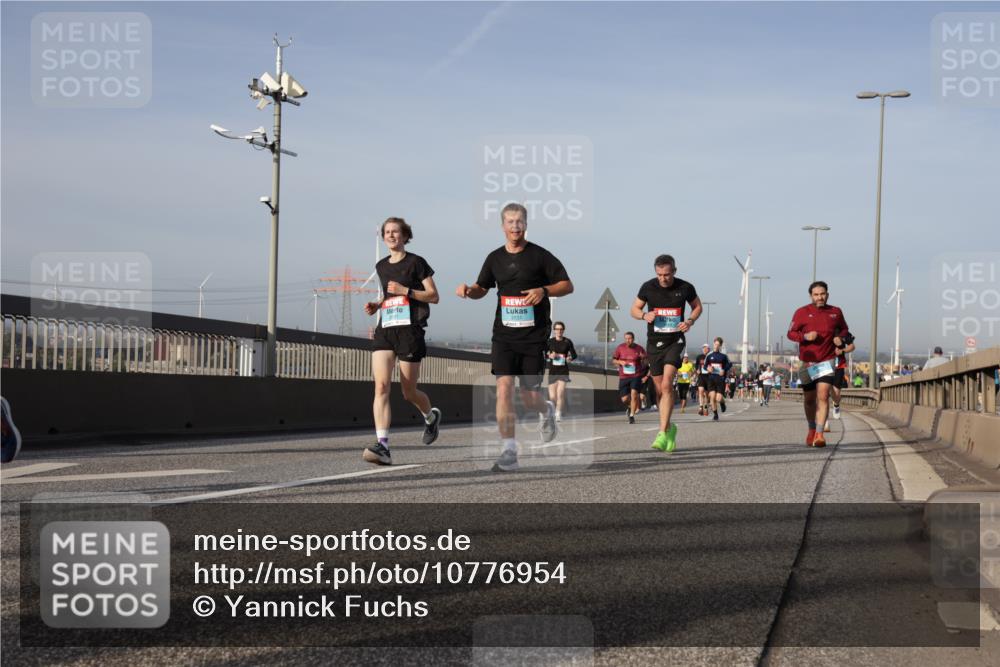 03.10.2026 - Köhlbrandbrückenlauf Yannick Fuchs http://msf.ph/oto/10776954 03.10.2026 09:43:21 Position 2  meine-sportfotos.de