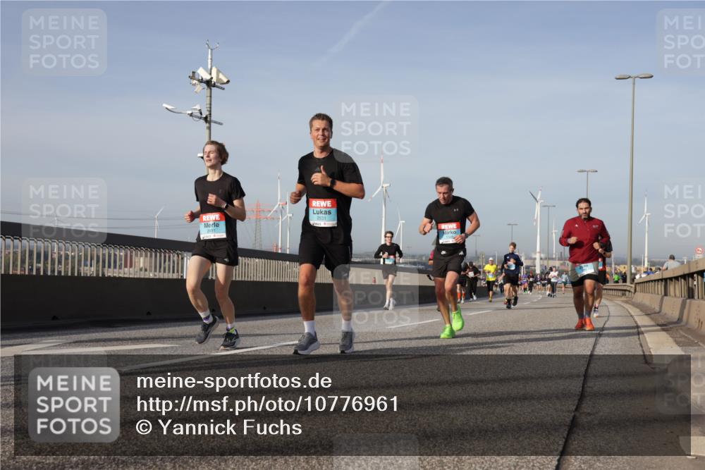 03.10.2026 - Köhlbrandbrückenlauf Yannick Fuchs http://msf.ph/oto/10776961 03.10.2026 09:43:21 Position 2 2691, 2531 meine-sportfotos.de
