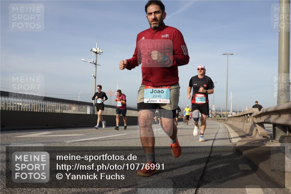 03.10.2026 - Köhlbrandbrückenlauf Yannick Fuchs http://msf.ph/oto/10776991 03.10.2026 09:43:24 Position 2 2240 meine-sportfotos.de