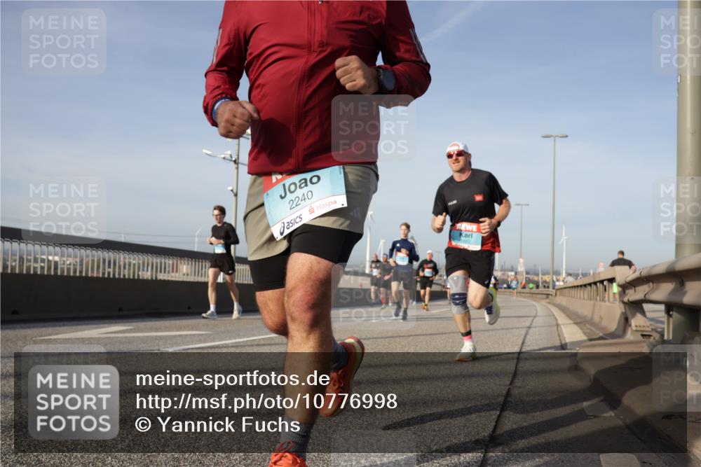 03.10.2026 - Köhlbrandbrückenlauf Yannick Fuchs http://msf.ph/oto/10776998 03.10.2026 09:43:25 Position 2 2240 meine-sportfotos.de