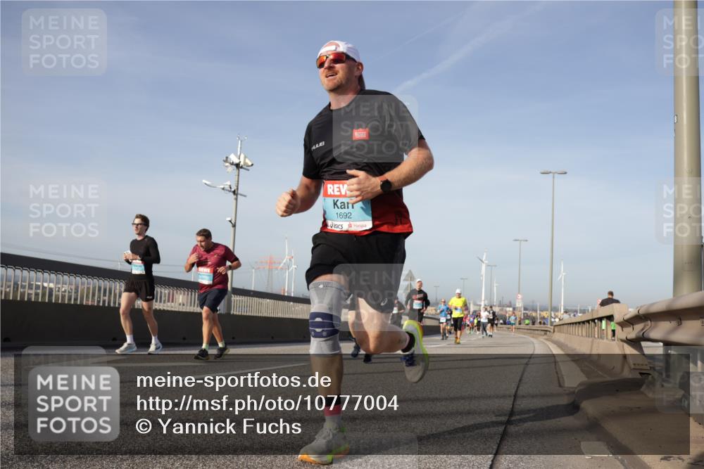 03.10.2026 - Köhlbrandbrückenlauf Yannick Fuchs http://msf.ph/oto/10777004 03.10.2026 09:43:25 Position 2 1692 meine-sportfotos.de
