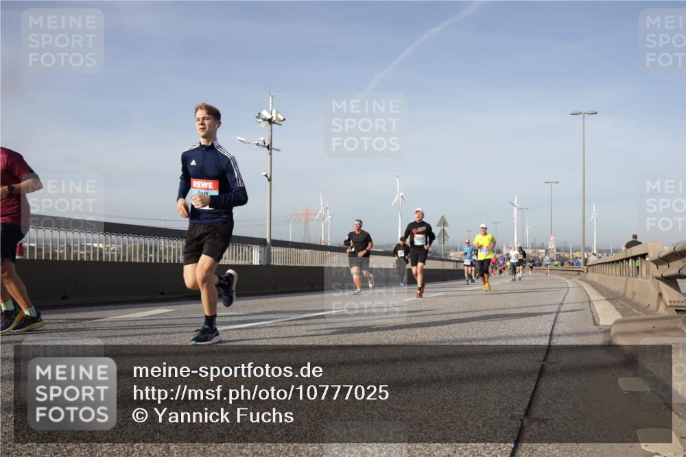 03.10.2026 - Köhlbrandbrückenlauf Yannick Fuchs http://msf.ph/oto/10777025 03.10.2026 09:43:27 Position 2  meine-sportfotos.de
