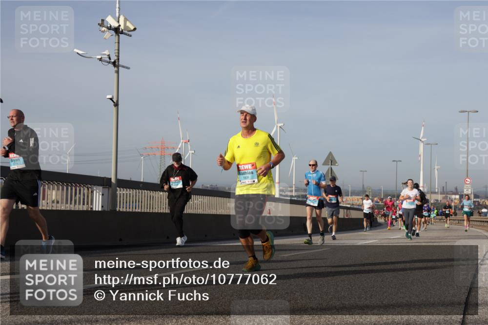 03.10.2026 - Köhlbrandbrückenlauf Yannick Fuchs http://msf.ph/oto/10777062 03.10.2026 09:43:29 Position 2 2379, 1808 meine-sportfotos.de