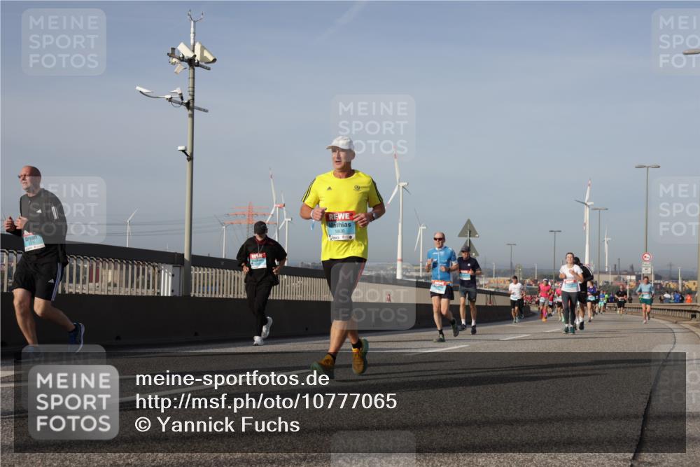 03.10.2026 - Köhlbrandbrückenlauf Yannick Fuchs http://msf.ph/oto/10777065 03.10.2026 09:43:30 Position 2 1808 meine-sportfotos.de