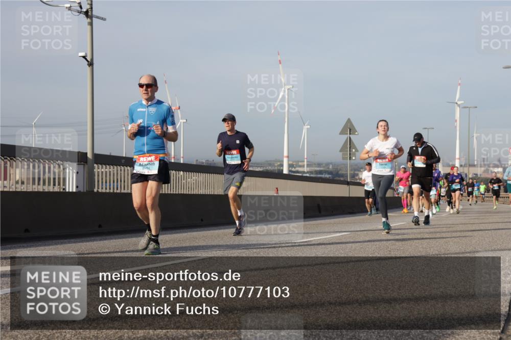03.10.2026 - Köhlbrandbrückenlauf Yannick Fuchs http://msf.ph/oto/10777103 03.10.2026 09:43:32 Position 2 2484 meine-sportfotos.de
