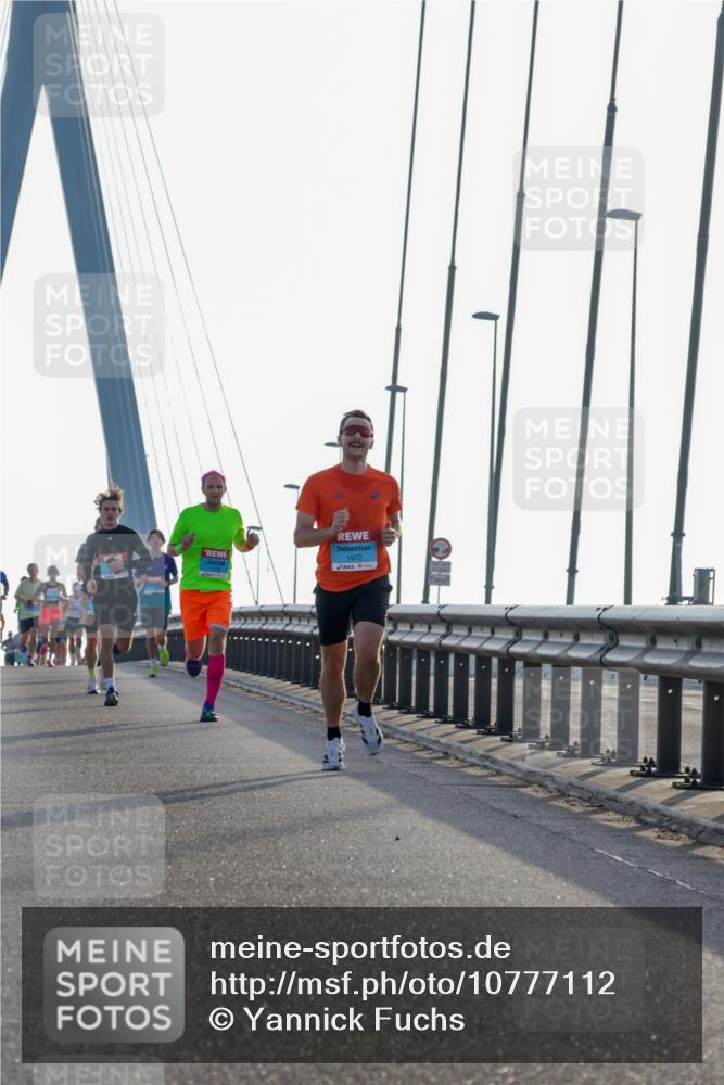 03.10.2026 - Köhlbrandbrückenlauf Yannick Fuchs http://msf.ph/oto/10777112 03.10.2026 09:20:45 Position 1 1972 meine-sportfotos.de
