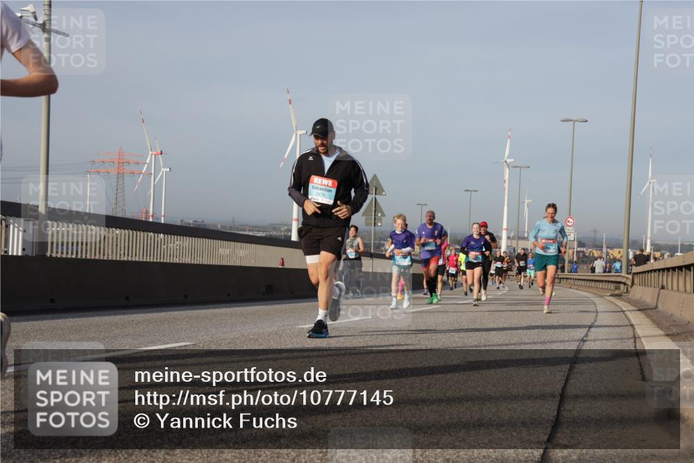 03.10.2026 - Köhlbrandbrückenlauf Yannick Fuchs http://msf.ph/oto/10777145 03.10.2026 09:43:35 Position 2 2479 meine-sportfotos.de