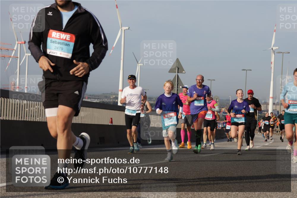 03.10.2026 - Köhlbrandbrückenlauf Yannick Fuchs http://msf.ph/oto/10777148 03.10.2026 09:43:36 Position 2 2479, 14, 2526, 1731, 1693 meine-sportfotos.de