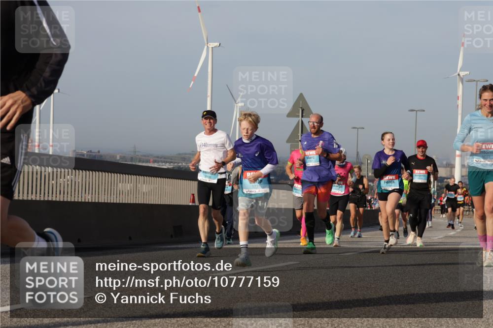 03.10.2026 - Köhlbrandbrückenlauf Yannick Fuchs http://msf.ph/oto/10777159 03.10.2026 09:43:37 Position 2 14, 2526, 1731, 1181, 1184, 1693 meine-sportfotos.de