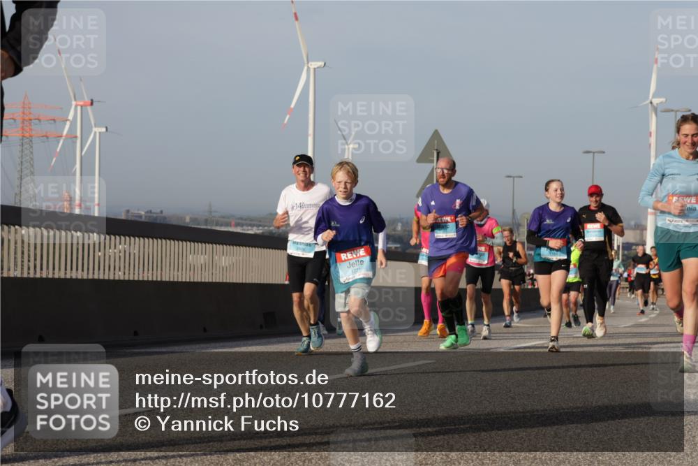 03.10.2026 - Köhlbrandbrückenlauf Yannick Fuchs http://msf.ph/oto/10777162 03.10.2026 09:43:37 Position 2 14, 2526, 1731 meine-sportfotos.de