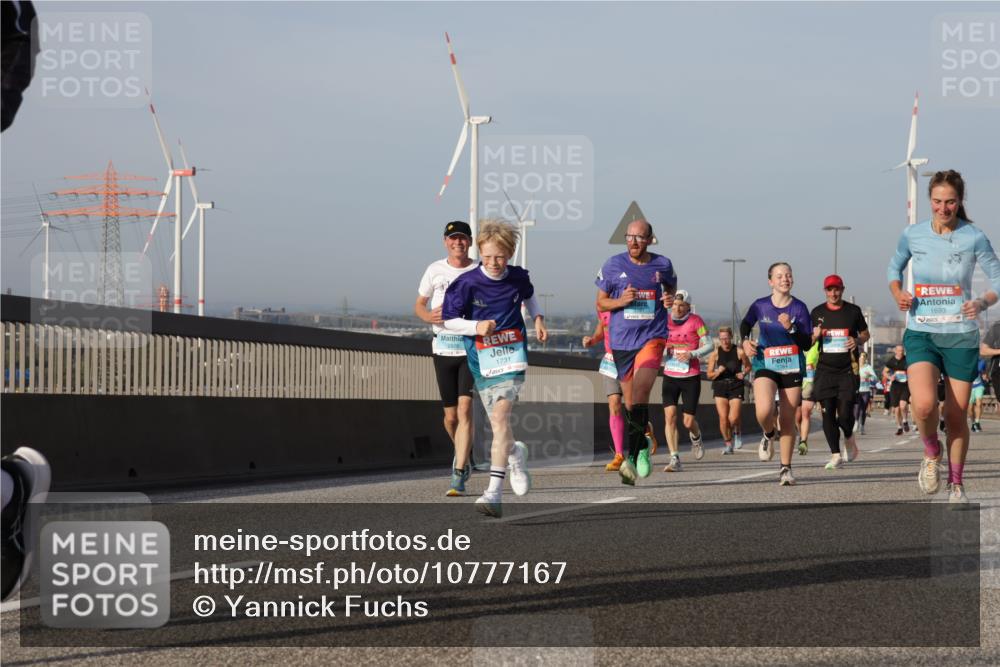 03.10.2026 - Köhlbrandbrückenlauf Yannick Fuchs http://msf.ph/oto/10777167 03.10.2026 09:43:37 Position 2 2526, 1731, 1184, 1693 meine-sportfotos.de