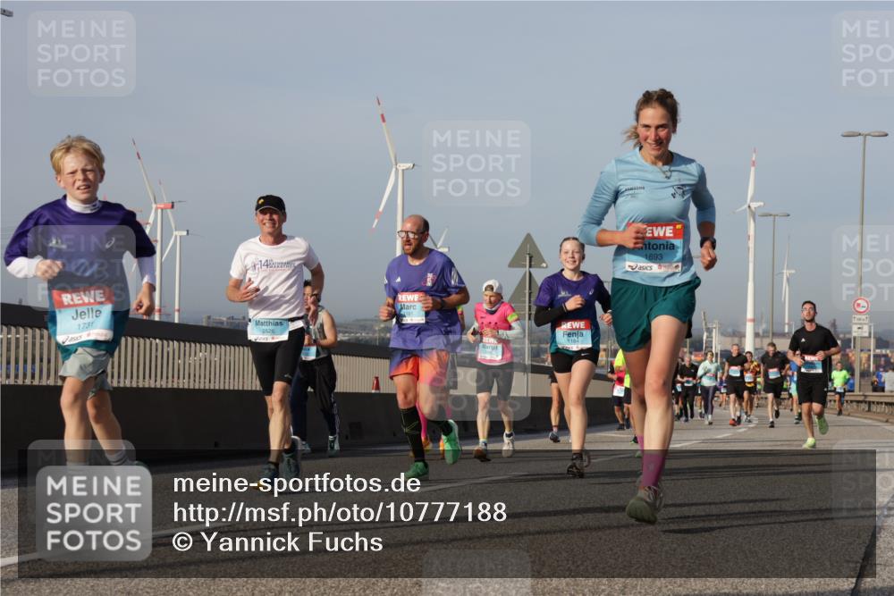 03.10.2026 - Köhlbrandbrückenlauf Yannick Fuchs http://msf.ph/oto/10777188 03.10.2026 09:43:38 Position 2 148, 1731, 2526, 181, 1184, 1693, 500 meine-sportfotos.de
