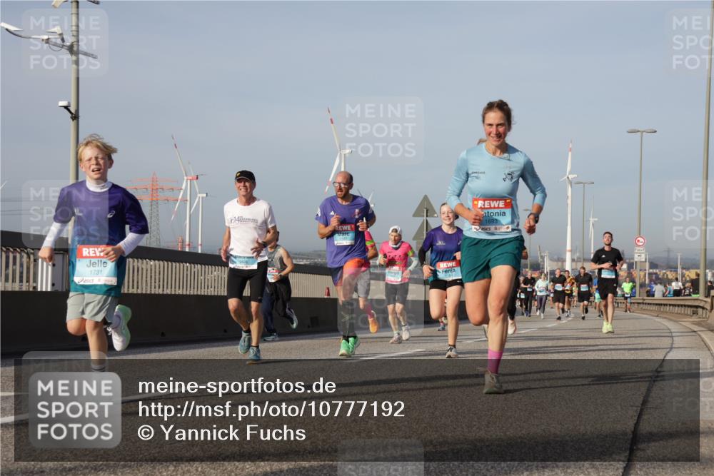 03.10.2026 - Köhlbrandbrückenlauf Yannick Fuchs http://msf.ph/oto/10777192 03.10.2026 09:43:38 Position 2 1731, 14, 1184, 1693 meine-sportfotos.de
