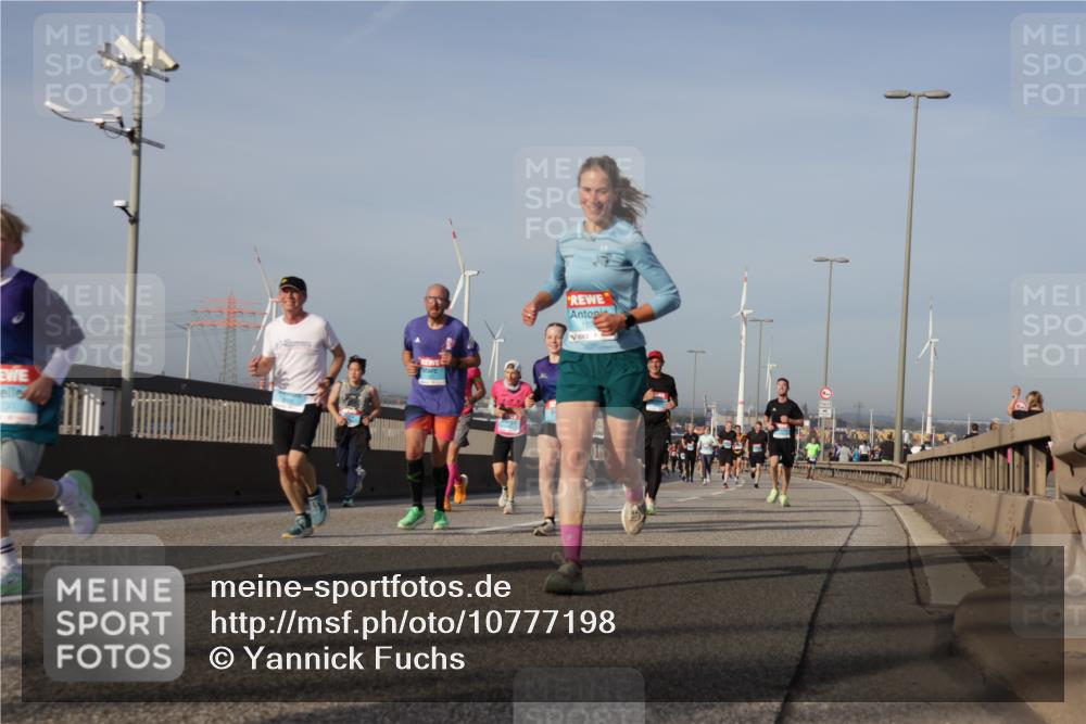 03.10.2026 - Köhlbrandbrückenlauf Yannick Fuchs http://msf.ph/oto/10777198 03.10.2026 09:43:39 Position 2  meine-sportfotos.de