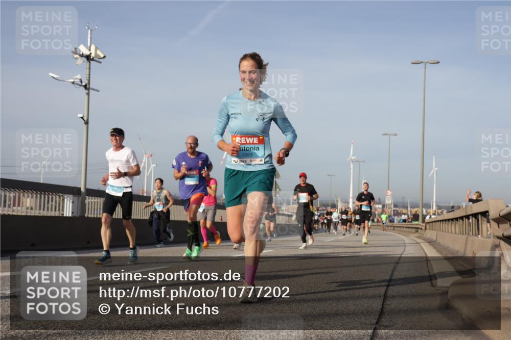 03.10.2026 - Köhlbrandbrückenlauf Yannick Fuchs http://msf.ph/oto/10777202 03.10.2026 09:43:39 Position 2 1693 meine-sportfotos.de