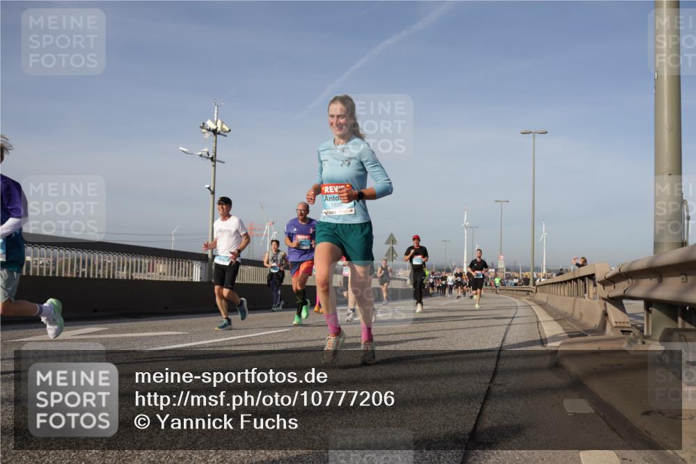 03.10.2026 - Köhlbrandbrückenlauf Yannick Fuchs http://msf.ph/oto/10777206 03.10.2026 09:43:39 Position 2 1693 meine-sportfotos.de