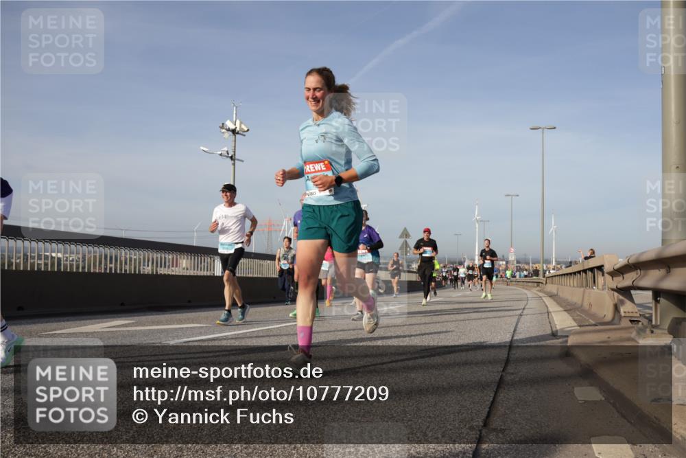 03.10.2026 - Köhlbrandbrückenlauf Yannick Fuchs http://msf.ph/oto/10777209 03.10.2026 09:43:39 Position 2 14, 8 meine-sportfotos.de