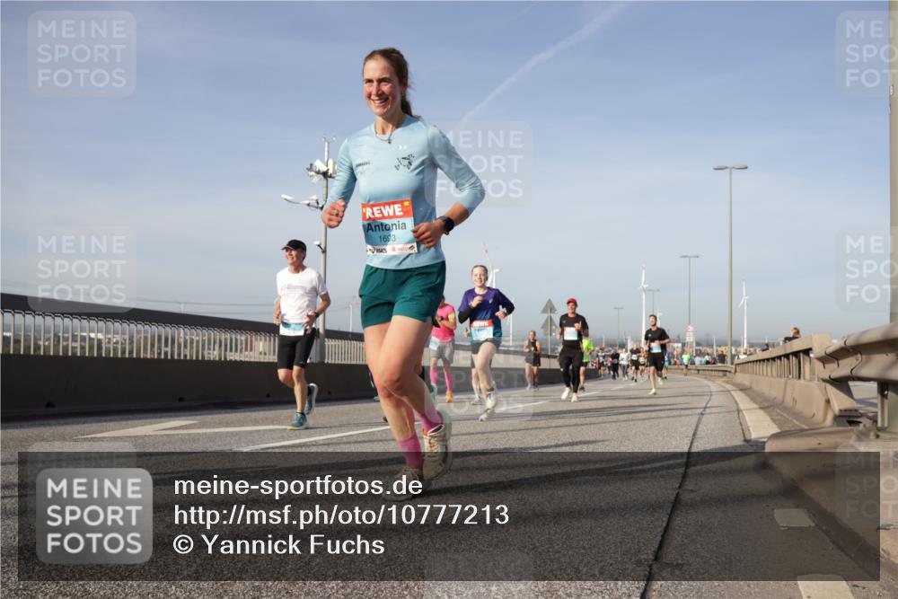 03.10.2026 - Köhlbrandbrückenlauf Yannick Fuchs http://msf.ph/oto/10777213 03.10.2026 09:43:39 Position 2 14, 1693 meine-sportfotos.de