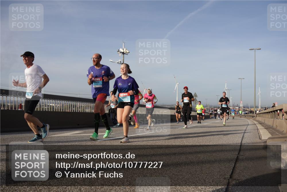03.10.2026 - Köhlbrandbrückenlauf Yannick Fuchs http://msf.ph/oto/10777227 03.10.2026 09:43:40 Position 2 1181, 121 meine-sportfotos.de