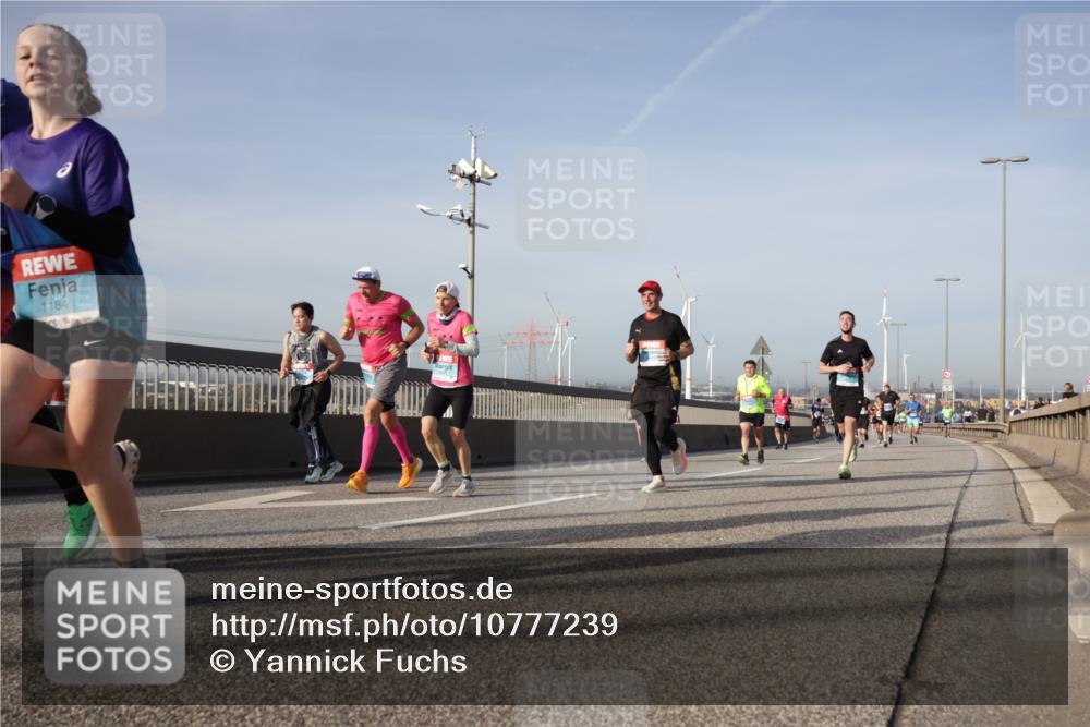 03.10.2026 - Köhlbrandbrückenlauf Yannick Fuchs http://msf.ph/oto/10777239 03.10.2026 09:43:41 Position 2 1184 meine-sportfotos.de
