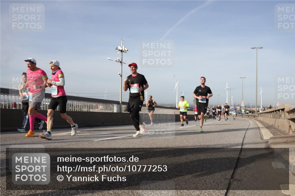 03.10.2026 - Köhlbrandbrückenlauf Yannick Fuchs http://msf.ph/oto/10777253 03.10.2026 09:43:42 Position 2  meine-sportfotos.de