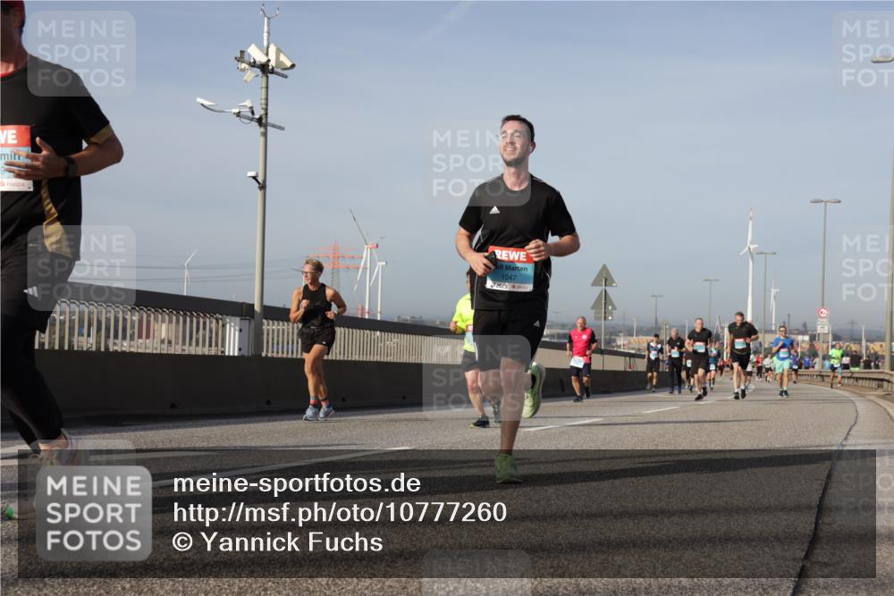 03.10.2026 - Köhlbrandbrückenlauf Yannick Fuchs http://msf.ph/oto/10777260 03.10.2026 09:43:43 Position 2 1047 meine-sportfotos.de