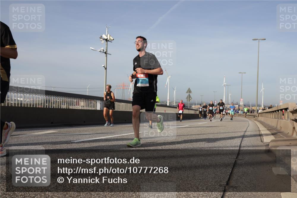 03.10.2026 - Köhlbrandbrückenlauf Yannick Fuchs http://msf.ph/oto/10777268 03.10.2026 09:43:43 Position 2 1047 meine-sportfotos.de