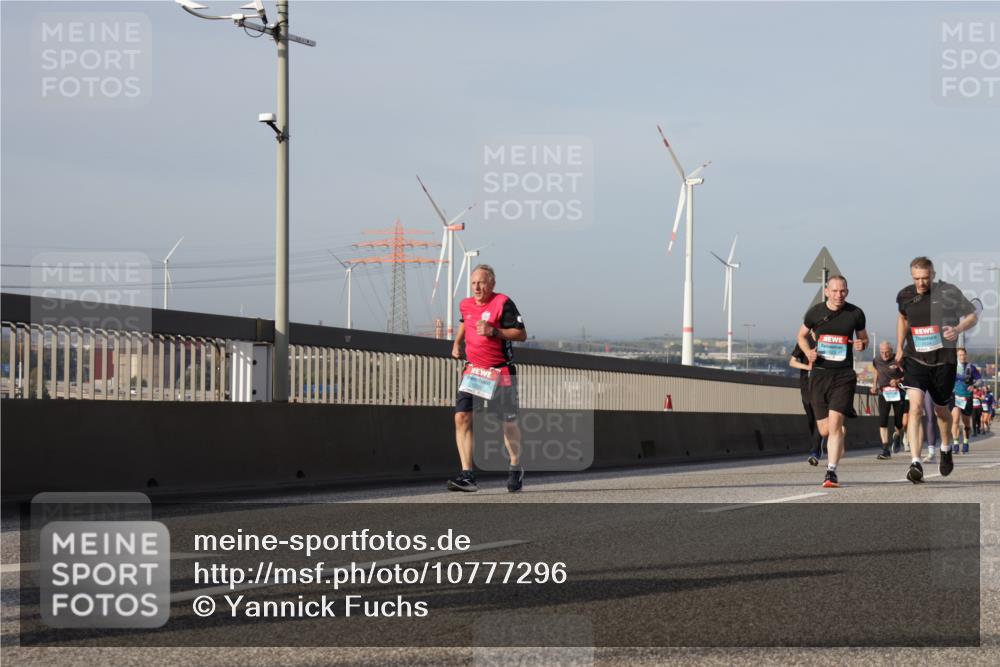03.10.2026 - Köhlbrandbrückenlauf Yannick Fuchs http://msf.ph/oto/10777296 03.10.2026 09:43:46 Position 2  meine-sportfotos.de