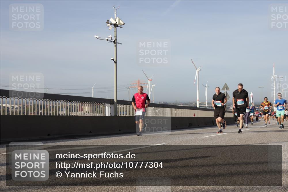 03.10.2026 - Köhlbrandbrückenlauf Yannick Fuchs http://msf.ph/oto/10777304 03.10.2026 09:43:47 Position 2  meine-sportfotos.de