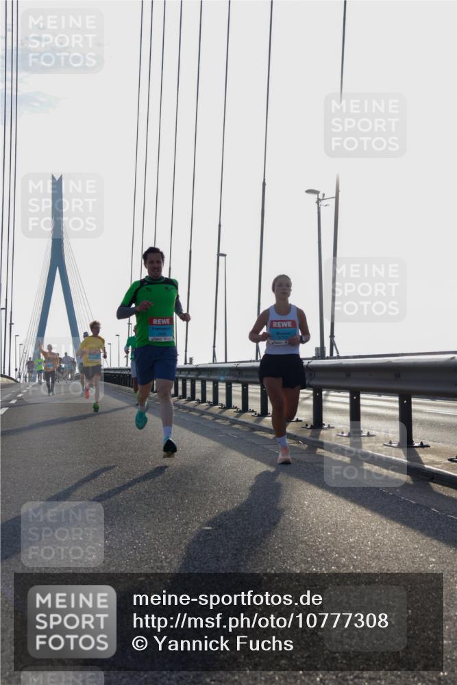 03.10.2026 - Köhlbrandbrückenlauf Yannick Fuchs http://msf.ph/oto/10777308 03.10.2026 09:21:07 Position 1 3763 meine-sportfotos.de